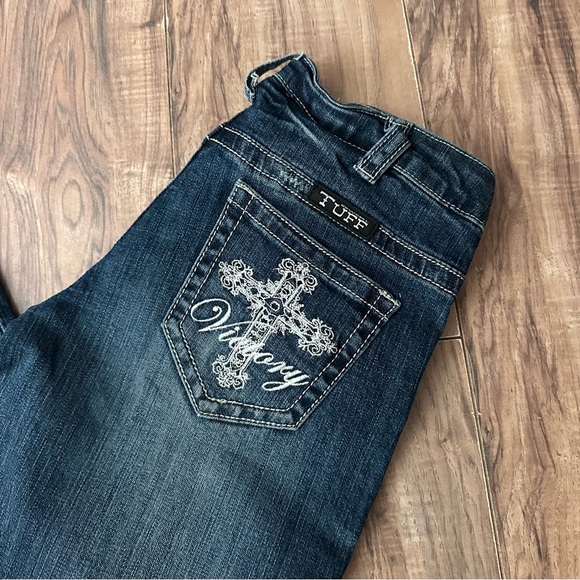 Worn once Cowgirl Tuff Victory Boot Cut Jeans with Cross Cream Embroidery 26x35 - Picture 2 of 7